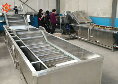 Attrezzatura di verdure industriale di lavaggio 800 kg/h di capacità di risparmi di alta efficienza dell'acqua